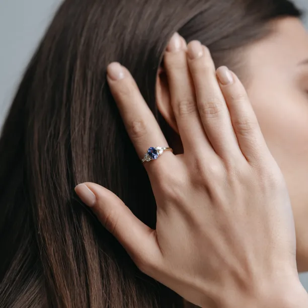 Oval tanzanite engagement ring FIORA Image