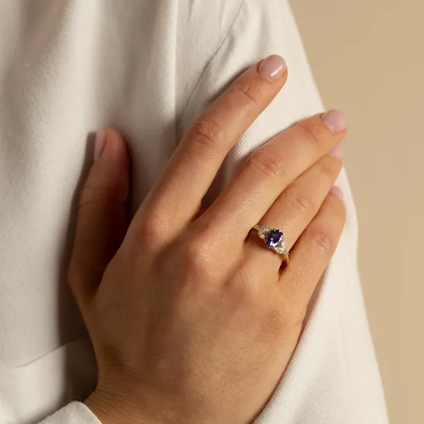 Oval tanzanite engagement ring FIORA Image