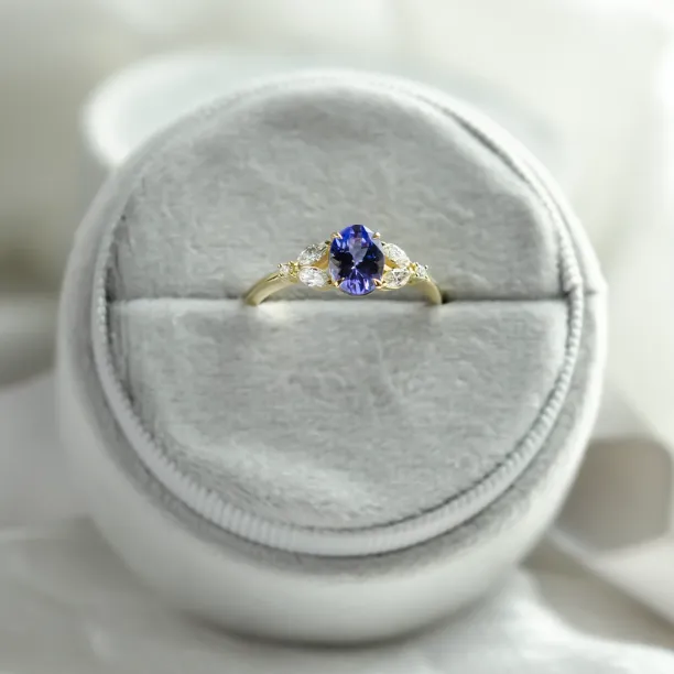 Oval tanzanite engagement ring FIORA Image