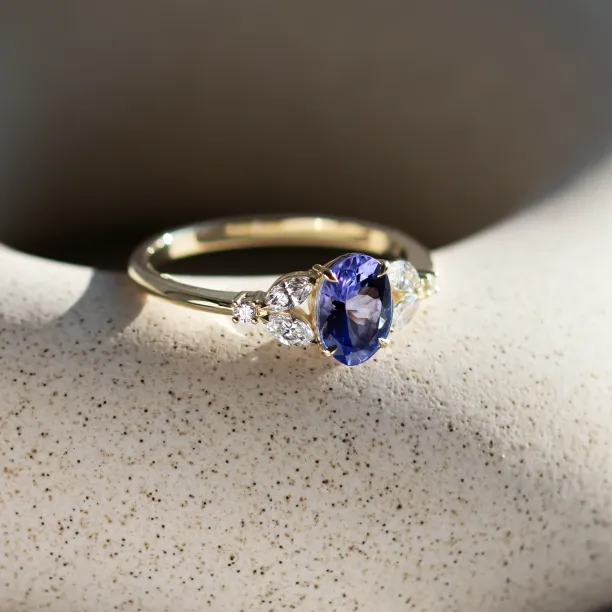 Oval tanzanite engagement ring FIORA Image