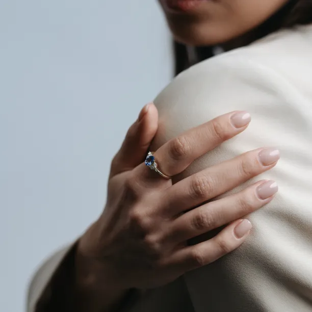 Oval tanzanite engagement ring FIORA Image