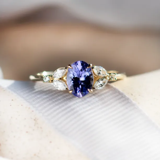 Oval tanzanite engagement ring FIORA Image