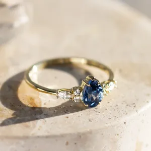 Blue sapphire and diamond engagement ring EVELYN Thumbnail
