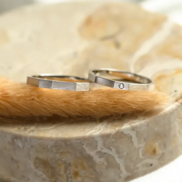 Alternative wedding rings with diamond DENZEL Image