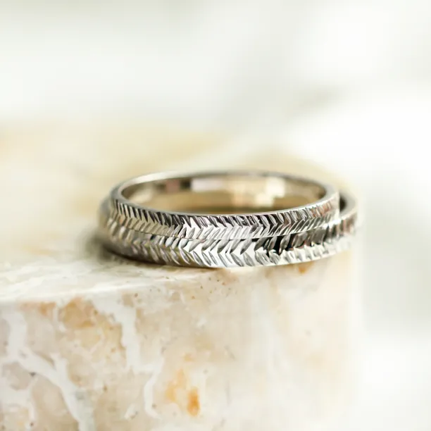 Solid gold arrow wedding bands CUPID Image