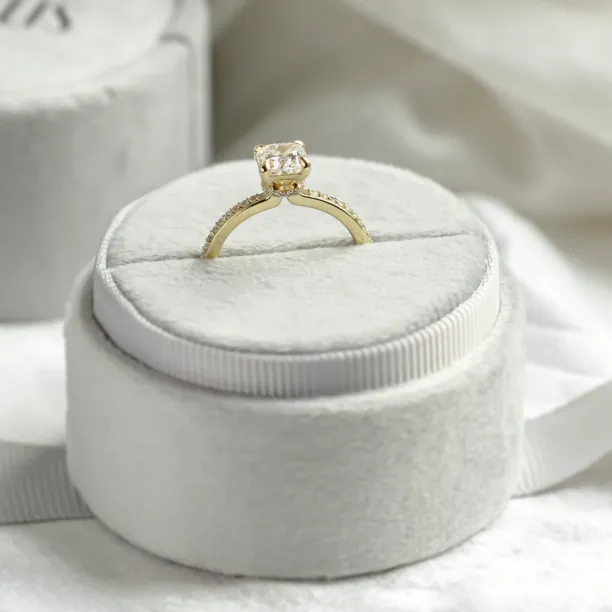 Luxury lab grown diamond engagement ring ARABELLA Image