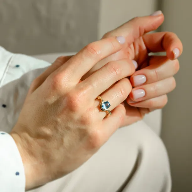 Unique oval blue sapphire ring KIARA Image