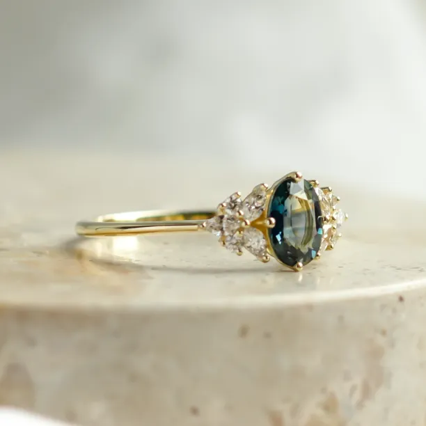 Luxury teal sapphire and diamond ring HAZEL Image