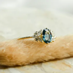 Luxury teal sapphire and diamond ring HAZEL Thumbnail