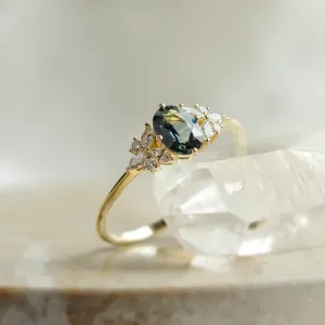 Luxury teal sapphire and diamond ring HAZEL Thumbnail