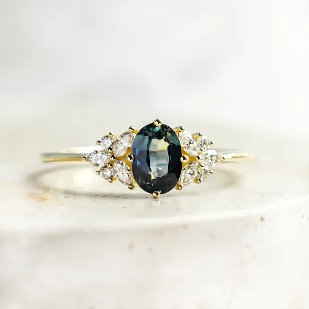 Luxury teal sapphire and diamond ring HAZEL Image