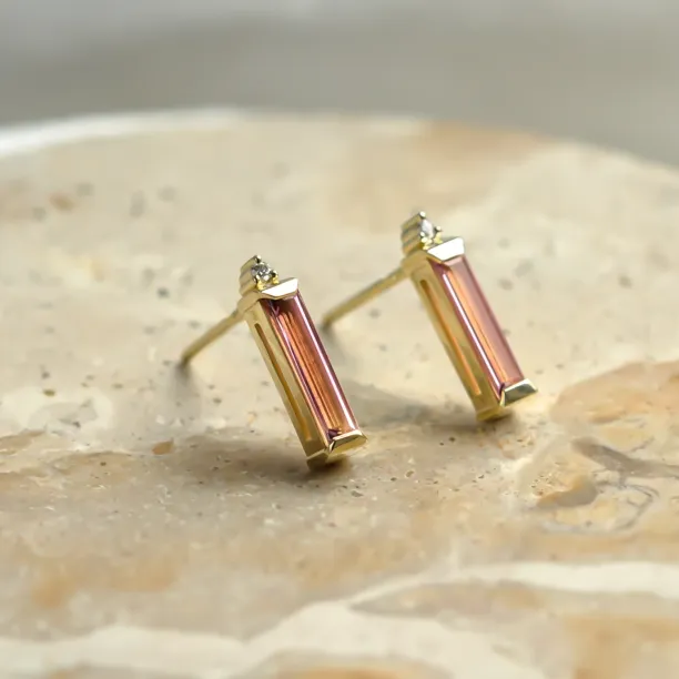 Pink sapphire and diamond stud earrings QUINN Image