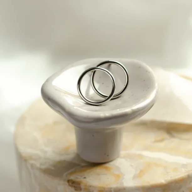 Gold circle stud earrings KARMALL Image