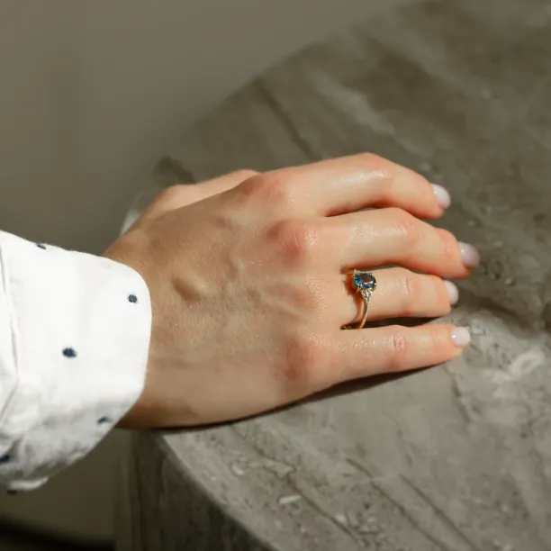 Blue sapphire and diamond engagement ring STEFANIE Image