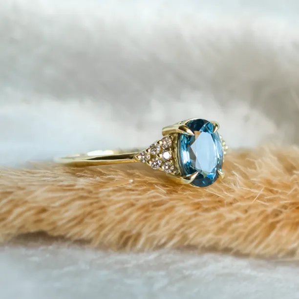 Blue sapphire and diamond engagement ring STEFANIE Image