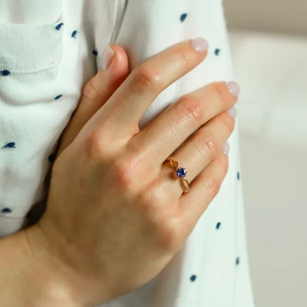 Tanzanite gold ring QUEENA Image