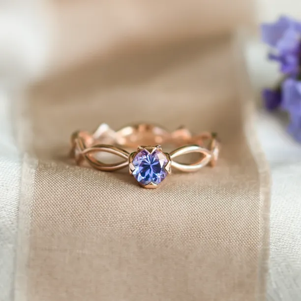Tanzanite gold ring QUEENA Image