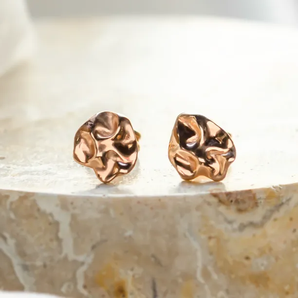 Unique gold heartshaped earrings CHÉRIE Image