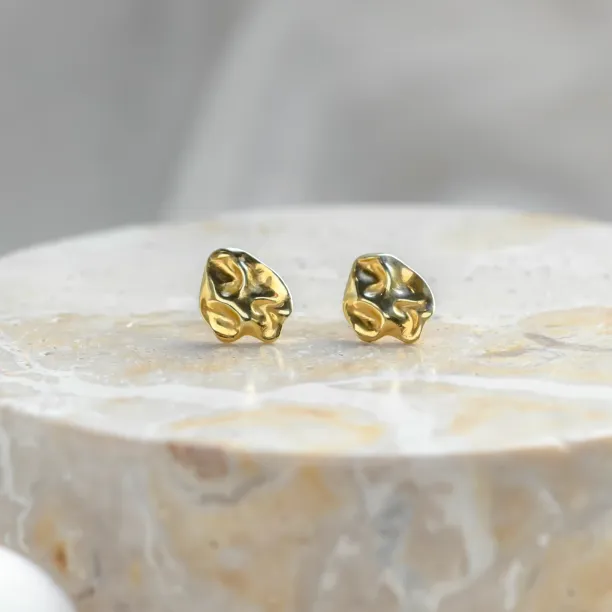 Unique gold heartshaped earrings CHÉRIE Image