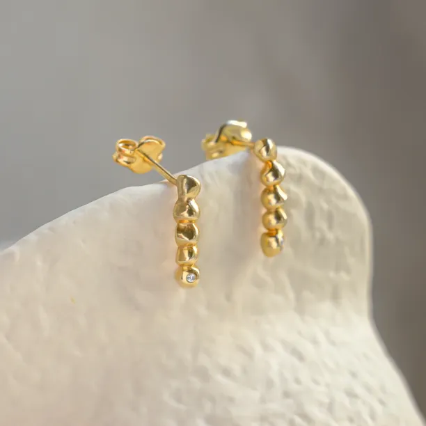 Minimalist gold diamond earrings CHANTAL Image