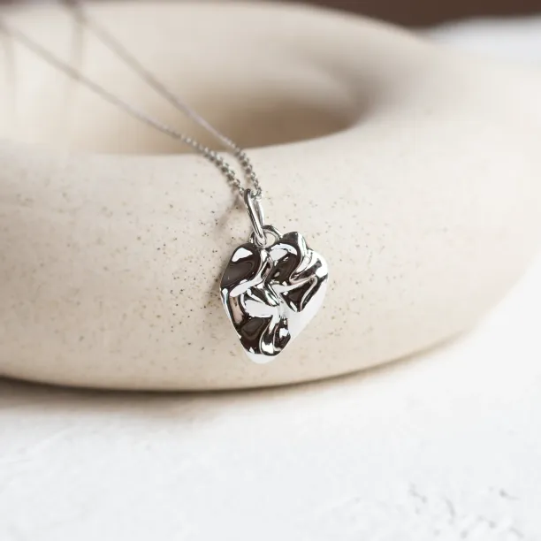 Original heartshaped necklace MARGUERITE Image