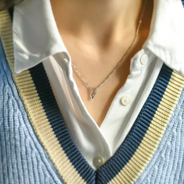 Gold letter pendant with diamond JEAN Image