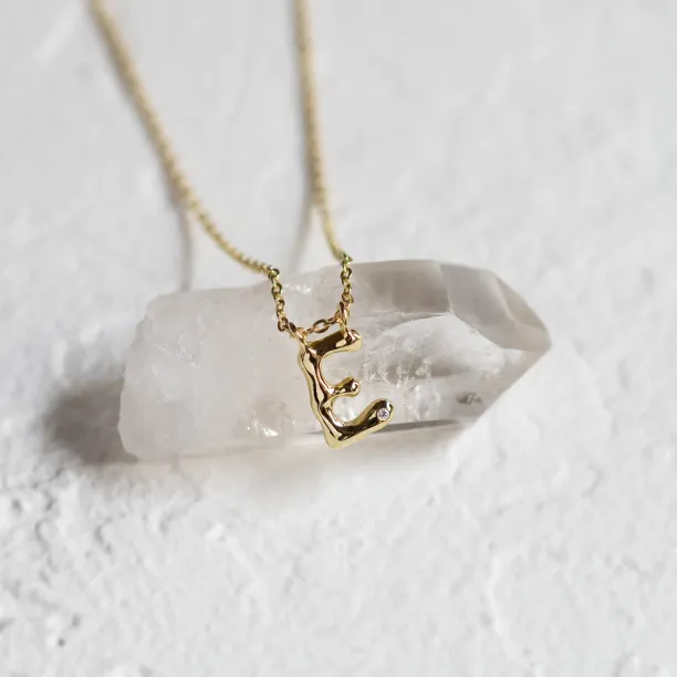 Gold letter pendant with diamond JEAN Image