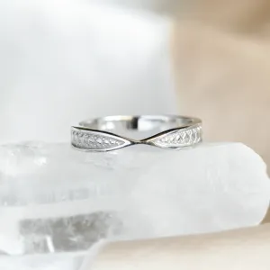 Bow tie shaped wedding band PUNTO