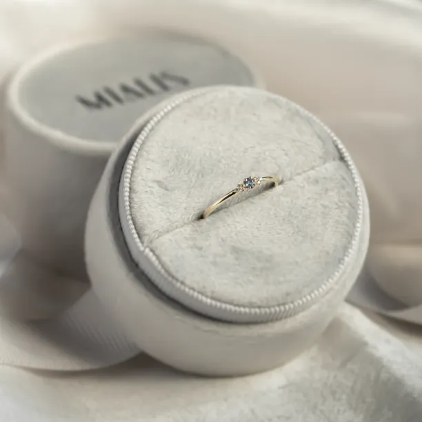 Minimalist sapphire and diamond ring SABINE Image