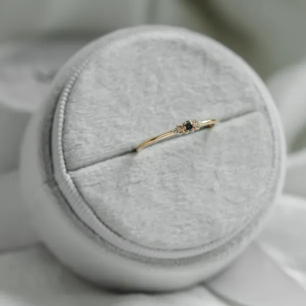 Minimalist sapphire and diamond ring SABINE Image