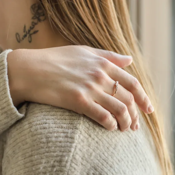 Curved diamond ring KALIA Image