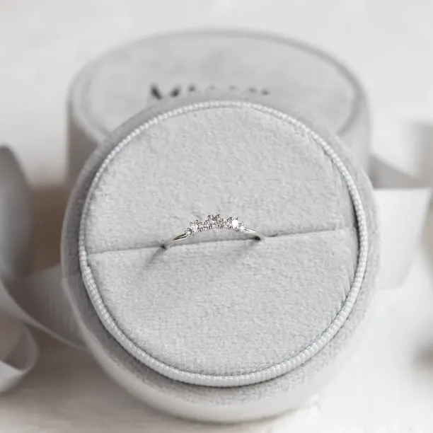 Curved diamond ring KALIA Image