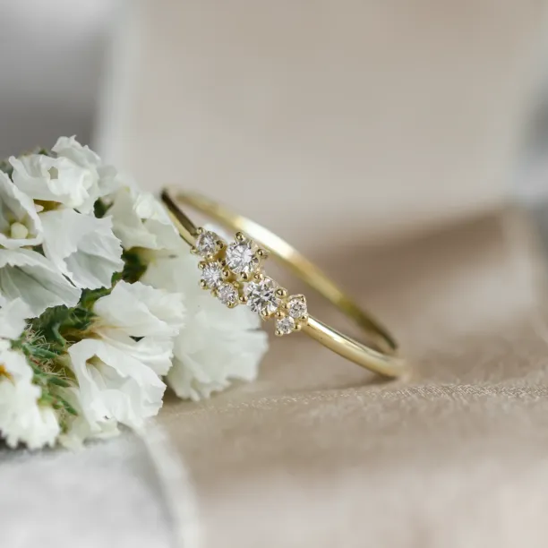 Gold cluster ring with diamonds VENICE Image