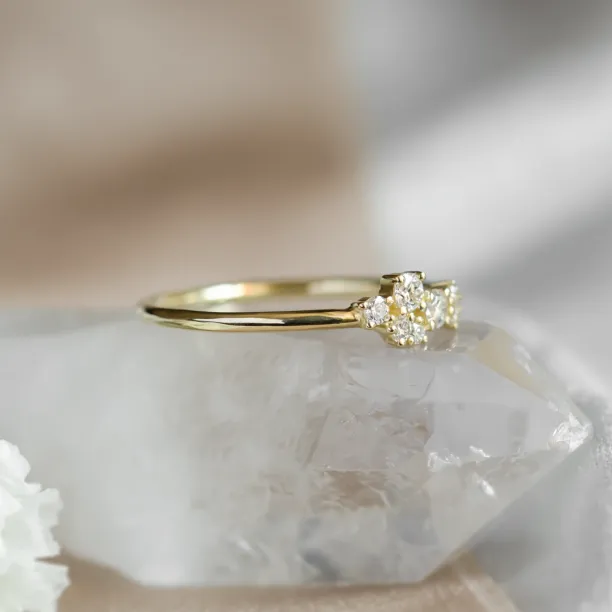 Gold cluster ring with diamonds VENICE Image