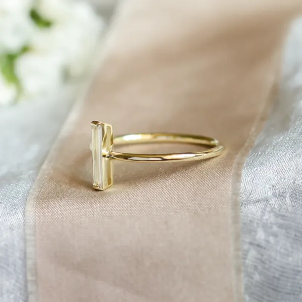 Minimalist moissanite ring PERCY Image