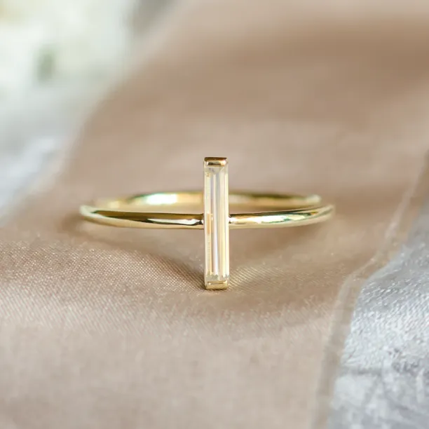 Minimalist moissanite ring PERCY Image