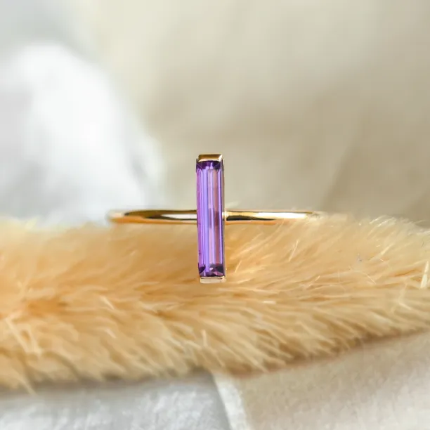 Minimalist amethyst ring NYX Image