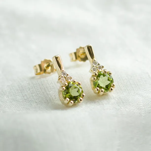 Peridot and diamond gold earrings VERDE Image