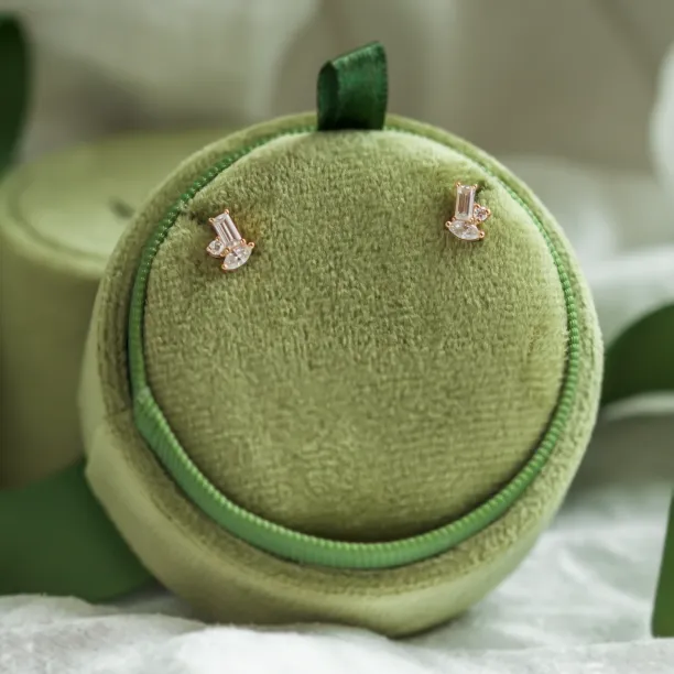 Gold earrings with cluster moissanites CARMEN Image