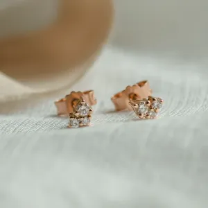 Minimalist gold cluster earrings with diamonds TAYLA Thumbnail