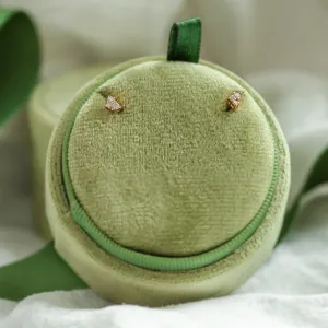 Minimalist gold cluster earrings with diamonds TAYLA Thumbnail