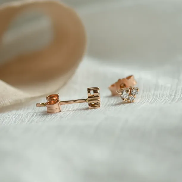 Minimalist gold cluster earrings with diamonds TAYLA Image