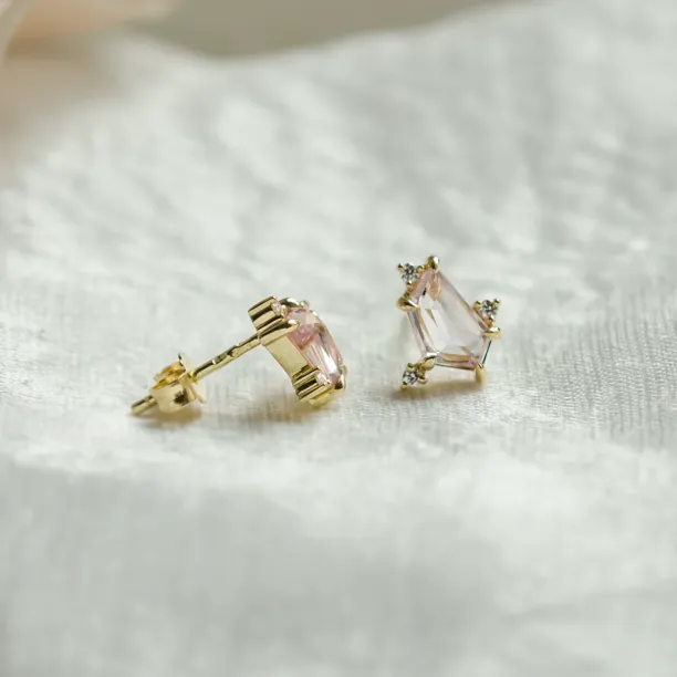 Gold earrings with asymmetrical sapphires and diamonds KAIA Image