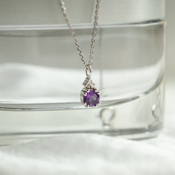 Gold amethyst and diamond pendant LILA Image