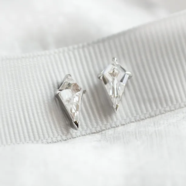 Gold kite moissanite earrings DANE Image