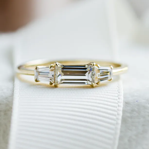 Vintage ring in art deco style with lab-grown diamonds VISION Image