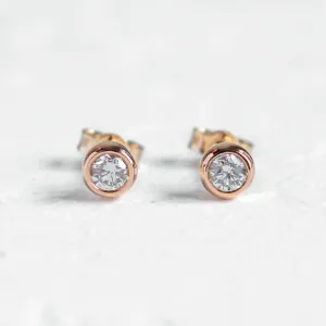 Gold earrings with lab-grown diamonds in bezel style BRESCIA Thumbnail