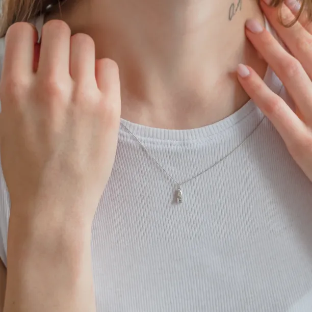 Minimalist necklace with lab-grown diamonds LEONE Image