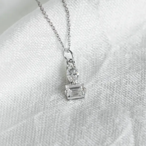 Minimalist necklace with lab-grown diamonds LEONE Image