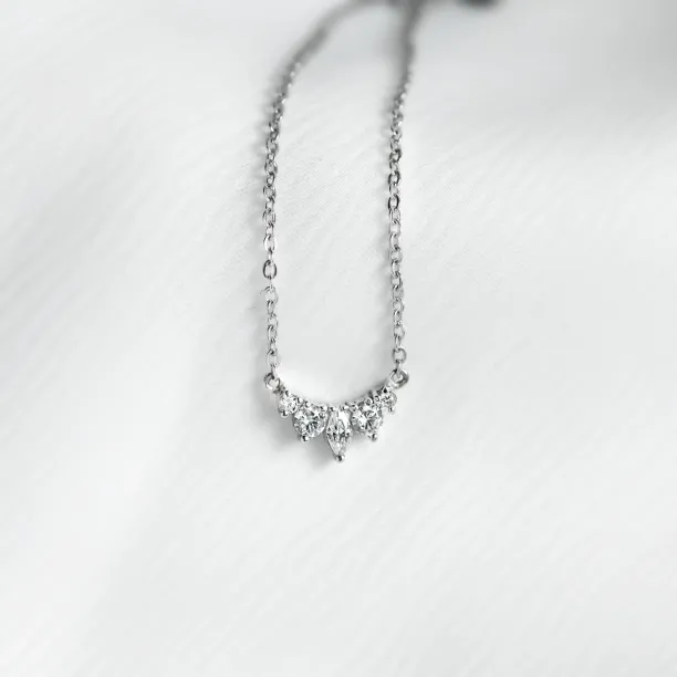 Gold cluster necklace with lab created diamonds JESSICA Image